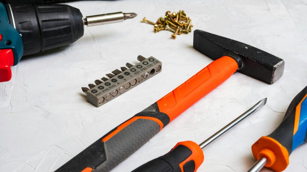 how to set up a basic home tool kit